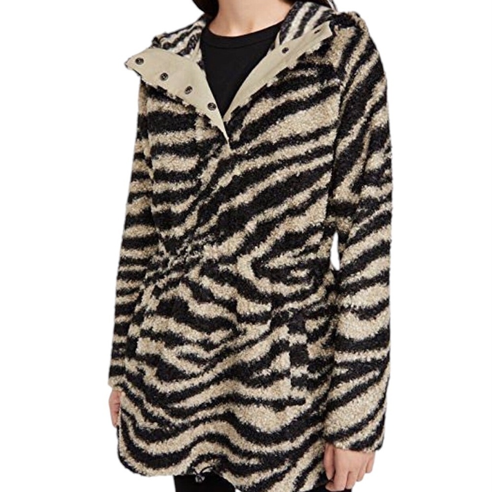 Varley by Anthropologie Whitfield Sherpa Oversized Zebra Pullover XS-M fit - Picture 3 of 10